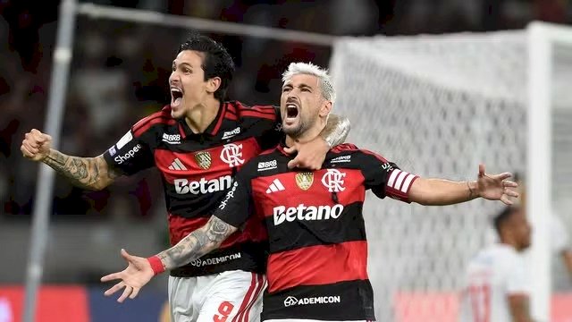 Pela 12ª rodada do Brasileiro série A, Flamengo vence o Bahia no Maracanã e mantém a vice-liderança do Brasileirão