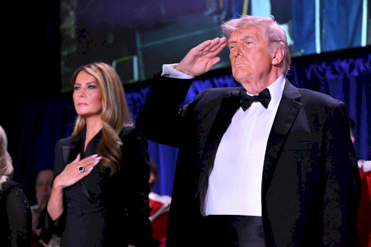 Trump é retirado às pressas de jantar com jornalistas após barulho de tiros; veja vídeo