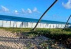 Empresa fecha acesso de moradores a praia na BA, e Justiça manda reabrir
