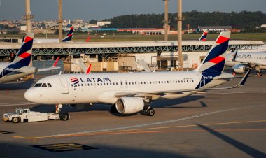 Latam reduz voos no Brasil e vê impacto de até US$ 700 milhões com combustível