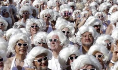 Mais de mil fãs se vestem como Marilyn Monroe para quebrar recorde mundial