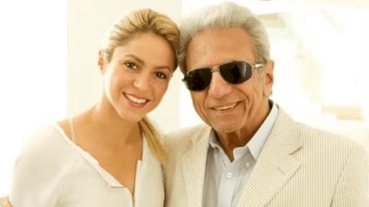Shakira soube que pai sofreu AVC horas antes de show no Rio, diz revista