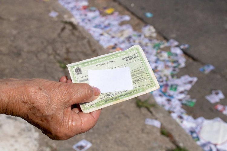 Prazo para emitir título eleitoral termina nesta quarta; veja como tirar o documento