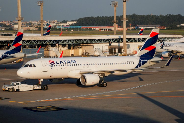 Latam reduz voos no Brasil e vê impacto de até US$ 700 milhões com combustível