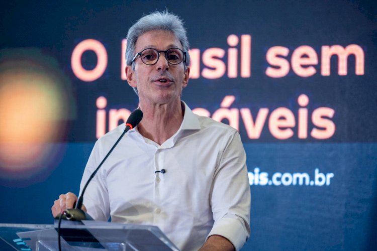 'É imperdoável, um tapa na cara', diz Zema sobre ligação entre Flávio Bolsonaro e Vorcaro