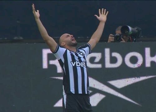 Pela 16ª rodada do Brasileiro série A. Com três de Arthur Cabral, Botafogo vence Corinthians, que termina rodada no Z4 do Brasileirão.