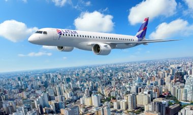 Mulher morre ao cair de escada de avião no desembarque em Congonhas, em SP
