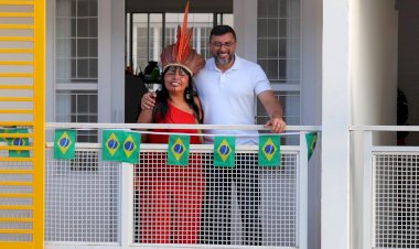 Wilson Lima destaca transformação na vida de famílias ao retornar ao Residencial Maués após um ano da entrega