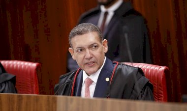 Kassio manda tirar do ar pesquisa que mostrou recuo de Flávio Bolsonaro