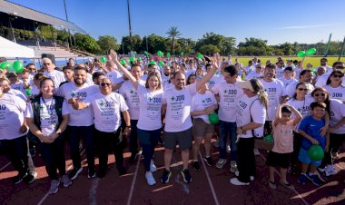 Governador Roberto Cidade participa de caminhada para celebrar mais de 300 transplantes realizados no Hospital Delphina Aziz