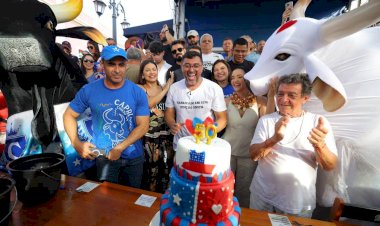 Wilson Lima celebra 50 anos ao lado de amigos e apoiadores durante festa em Parintins