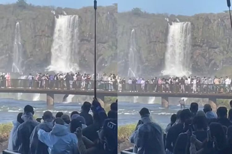Turista se pendura em passarela e pula nas águas das Cataratas do Iguaçu para recuperar celular; veja vídeo