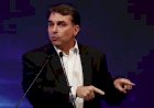 Flávio Bolsonaro troca marqueteiro, mas parece precisar de um milagreiro