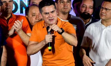 Cara de pau, David Almeida promete aumentar Auxílio Estadual para R$ 300,00, mas ex-prefeito acabou com o Auxílio Manauara, prejudicando 40 mil famílias