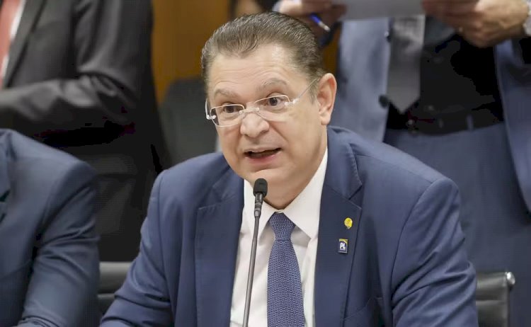PF mira pessoas ligadas ao líder do PL em operação sobre suspeita de desvios de cota parlamentar