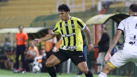 Volta Redonda vence Amazonas e cola no G-8 da Série C