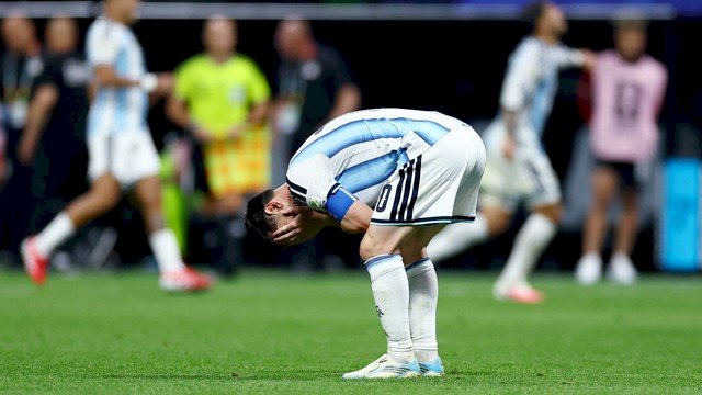 Argentina vence o Egito de virada e está nas quartas de final da Copa