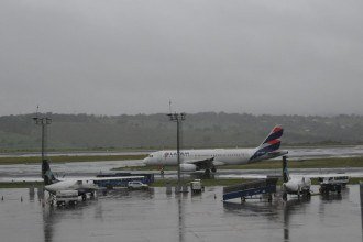 Entre MG e SP: airbus da LATAM desce 24 mil pés em apenas 5 minutos