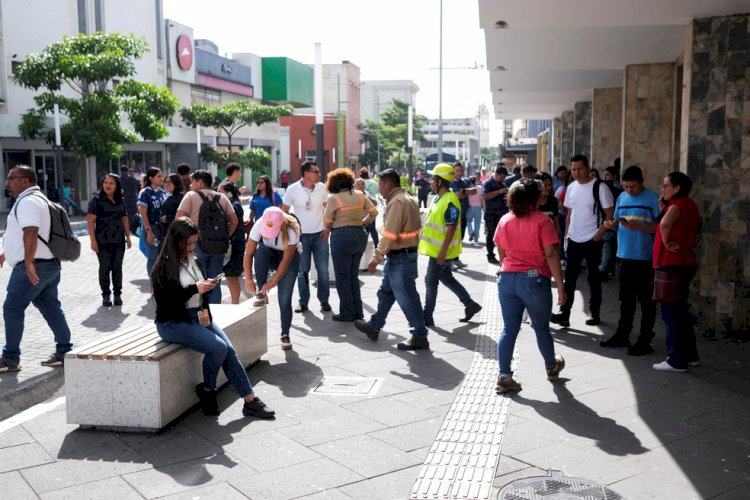 Terremoto de 7,3 atinge o México, e alerta de tsunami é emitido