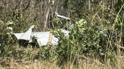 Avião cai em área rural e deixa 2 mortos em Palmas, no Tocantins.