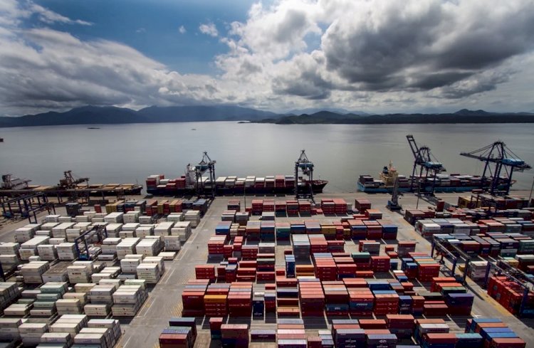 EUA impõe nova taxa de 12,5% ao Brasil por trabalho forçado