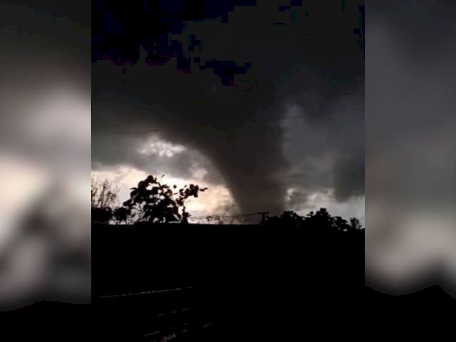 Tornado gigante devasta Giruá, no RS; prefeitura fala em feridos
