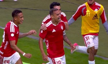 Internacional vence o Corinthians e abre vantagem nas oitavas da Copa do Brasil