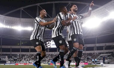 Botafogo completa 122 anos e recebe parabéns do elenco; veja vídeo