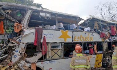 Dez pessoas morrem após ônibus tombar em Petrópolis