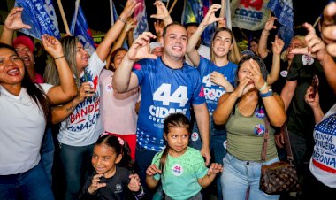 Roberto Cidade reforça diálogo com moradores em caminhada no Alvorada e apresenta propostas para o Amazonas