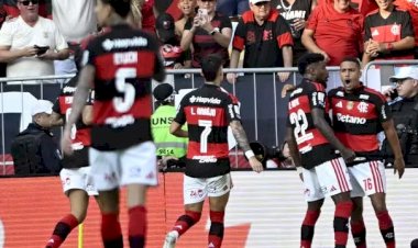 Pela 25ª rodada do Brasileiro série A. Flamengo domina o Botafogo no 1º tempo, mata o jogo no fim e vence o clássico