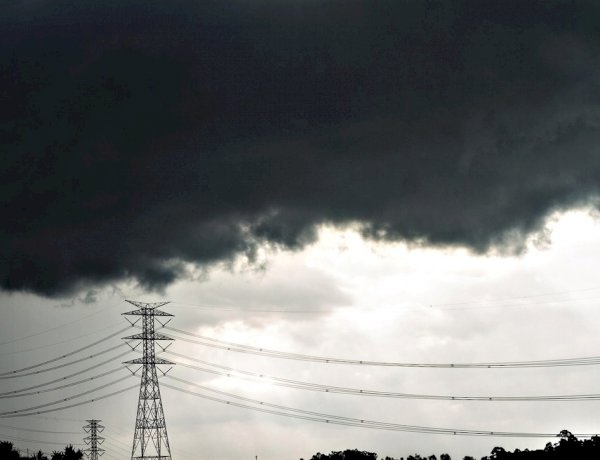 Ciclone deve se formar nesta quinta e levar ventos acima de 100 km/h ao Sul e Sudeste; RS tem risco de tornado