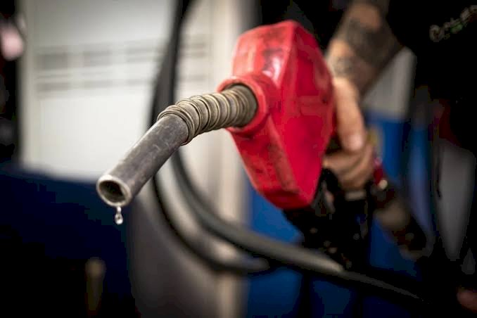 Gasolina com mais etanol chega aos postos: o que muda para o motorista