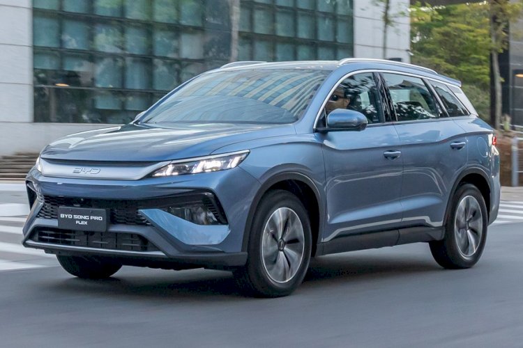 BYD lança Song Pro 2027 com conjunto híbrido flex, mais equipado e por R$ 176.990
