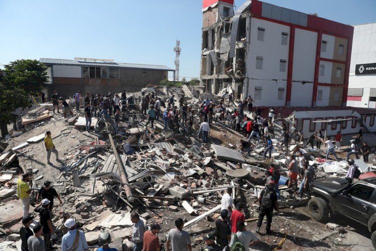 Terremoto de magnitude 7,4 atinge a Colômbia e chacoalha Bogotá; 20 morrem, e há danos e feridos