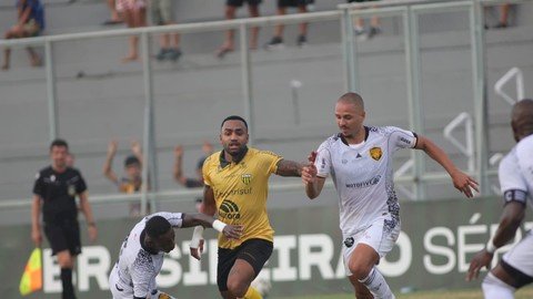Amazonas sai atrás, reage contra o Ypiranga-RS e se despede da Série C com empate