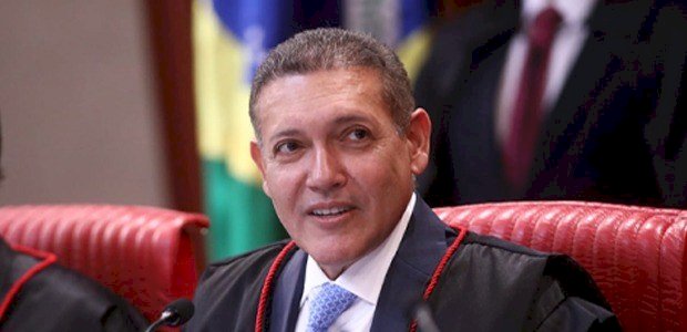 Incêndio atinge casa do presidente do TSE, Nunes Marques
