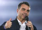 Flávio Bolsonaro destinou emenda a miliciano condenado no caso Marielle; veja prints de conversa com assessora do senador