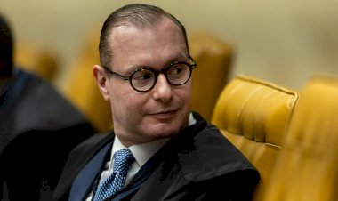 Zanin ordena PF a enviar cópia do celular de Vorcaro ao seu gabinete, e acesso ao conteúdo vira embate entre ministros