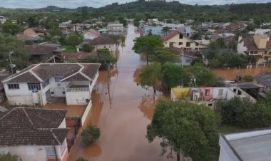 Mais de 110 mil pessoas seguem sem luz, 3,9 mil estão fora de casa e ruas continuam inundadas após chuva no RS