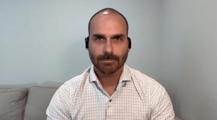 Eduardo Bolsonaro é demitido da PF por faltas injustificadas