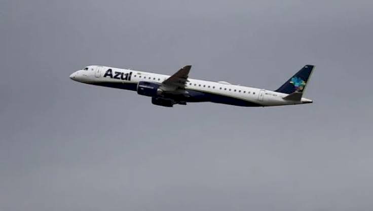Azul diz que falha em GPS da Embraer cancelou 80 voos e afeta 8 mil passageiros