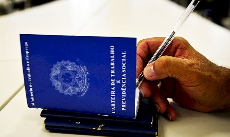 Desemprego fica em 5,3% no trimestre até agosto, menor nível para o período