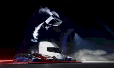 Tesla apresenta Roadster que 'voa' e dirige de ponta-cabeça com tecnologia da SpaceX