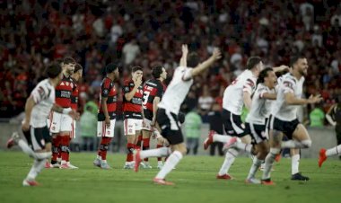 Jorginho, Paquetá e Bruno Henrique perdem pênaltis, e Flamengo é eliminado da Libertadores para o Estudiantes