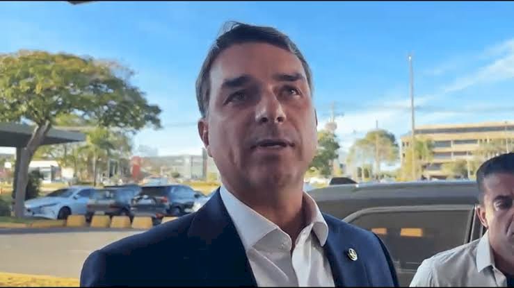 Emenda de Flávio paga empresa acusada de cartel e entidade 'inexistente'
