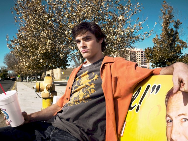 Ator RJ Mitte, de 'Breaking Bad', morre aos 34 anos