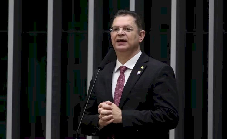 Flávio Bolsonaro vai insistir em votação da PEC das horas trabalhadas depois da eleição, diz líder do PL