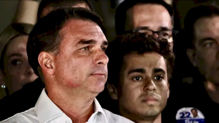 Flávio teria viajado à Argentina para ir para os EUA, diz site; aliado nega